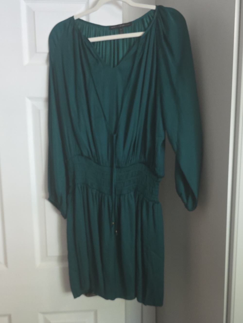 White House Black Market Emerald Green Long-Sleeve V-Neck Dress